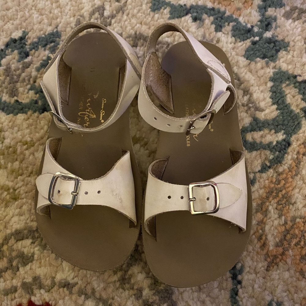 Salt water by Hoy sandals